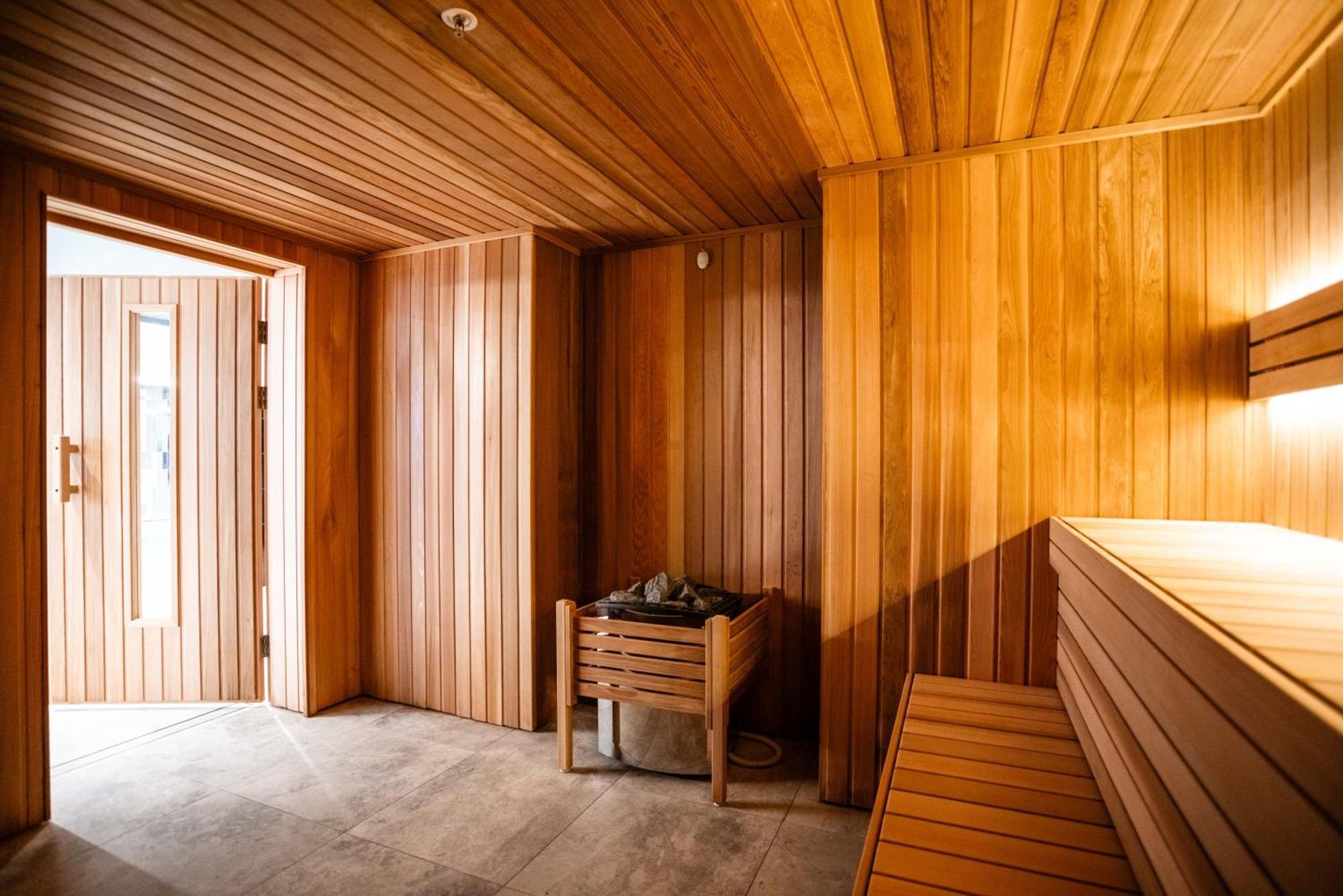 Meriton Suites Canberra Exterior photo A Finnish sauna