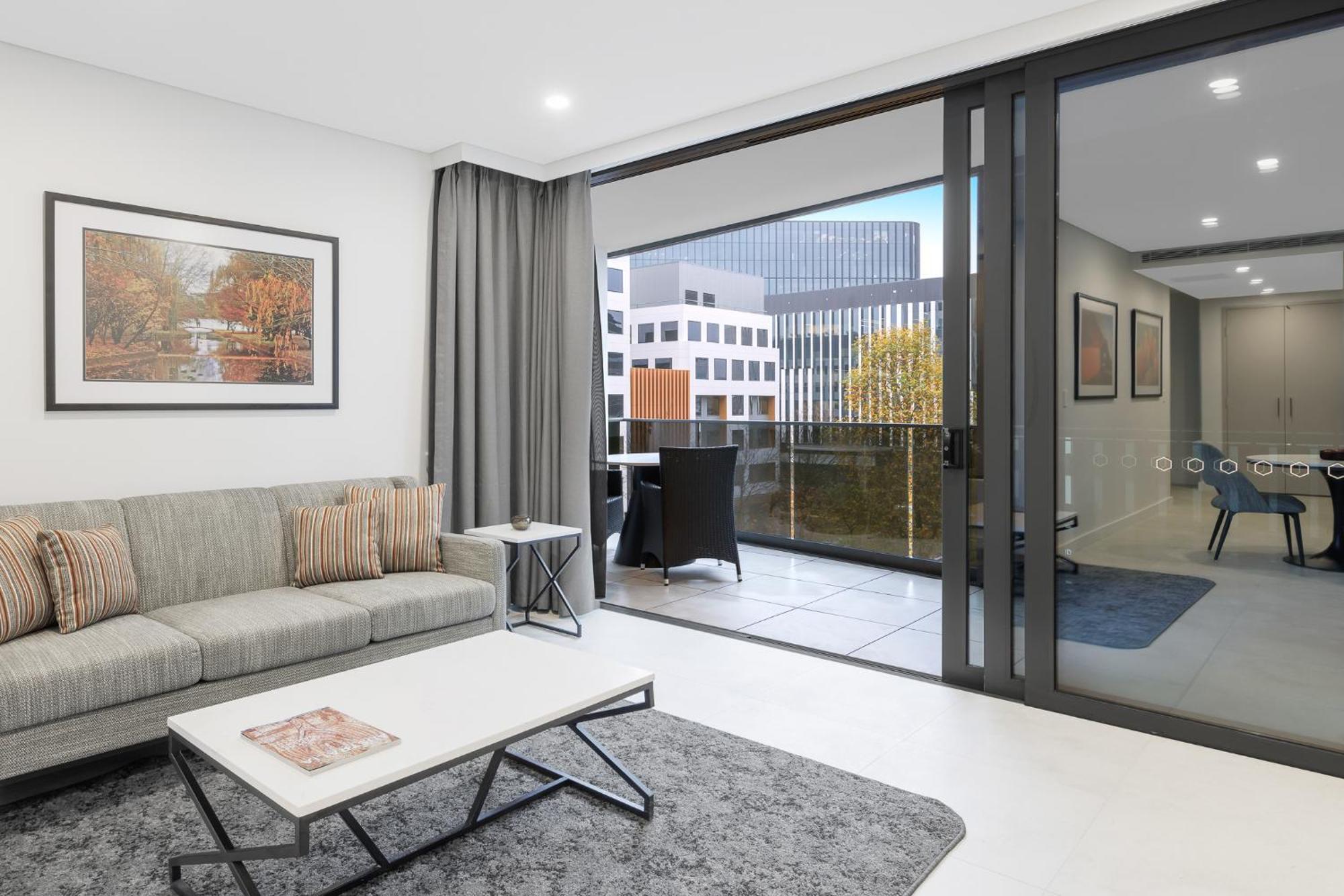 Meriton Suites Canberra Exterior photo The interior of a typical apartment